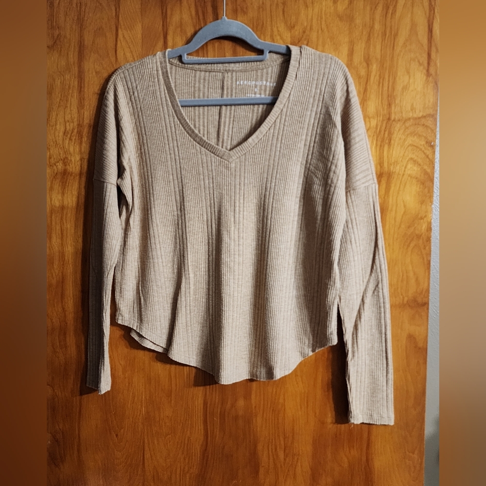 Aeropostale Beige Ribbed V-Neck Long Sleeve Top Size Small